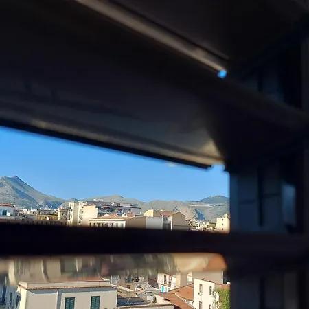 Amedeo - Centro Апартаменты